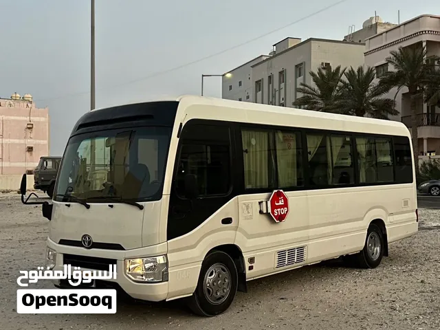 للبيع باص تويوتا كوستر موديل 2017 وكاله البحرين بحاله ممتازه جدا بدون مشكل او اعطال جاهز للاستخدام