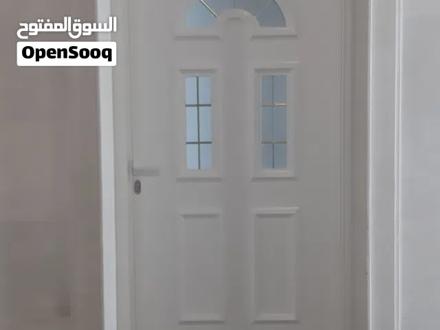 UPVC Door Aluminum Glass worker