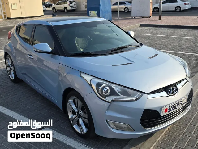 Hyundai veloster 2015 neat and clean car  km 132000 one year passing and insurance