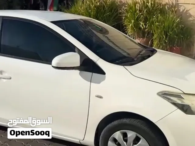 ياريس 20017مىتازه نظيفه
