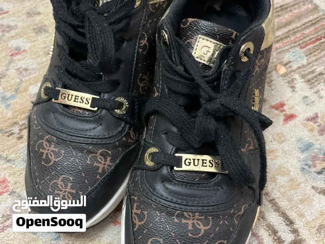 أحذية كاجوال ماركات اصلية ماركات poma ، gusss ، tomy ،rebook ،adedas