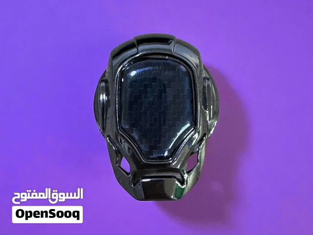 غطى بصمة سيارتك وحافظ عليها من الخدوش والغبار! بـ تصميم معدني فاخر على شكل خوذة يخلي داخلية سيا
