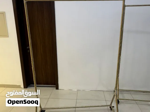 2 استاند جولد حق عبايات وثوب حق منزل او محل