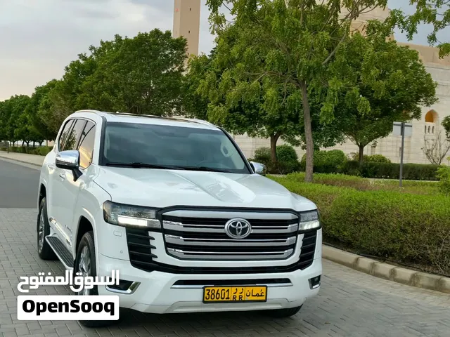 Used Toyota Land Cruiser in Al Dakhiliya