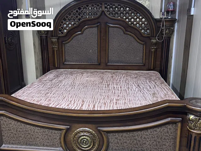 غرفة نوم ماليزية قديمة مستخدمة