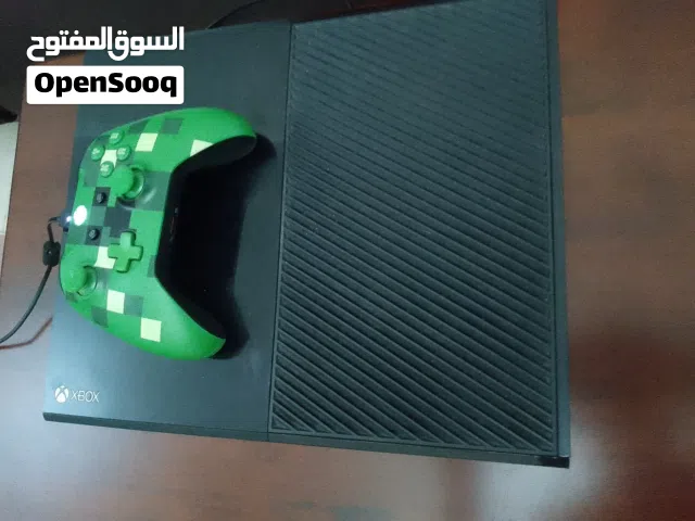 Xbox one with Minecraft controller and 5 game cds