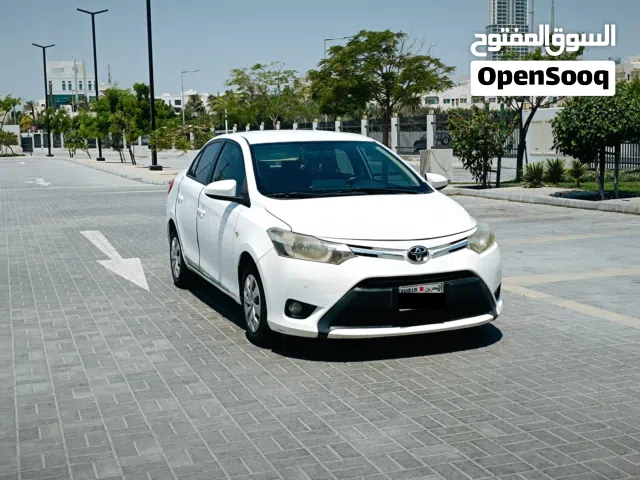TOYOTA YARIS 2015