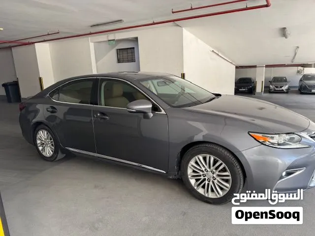 Premium 2016 Lexus ES350, Single owner, very low mileage, Excellent condition