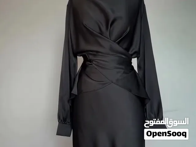 طقم اسود ساتان