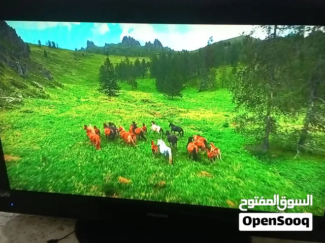 شاشة هايسنس LCD حجم 32 بحالة جيدة جدا مع قاعدة ارضية وريموت للبيع