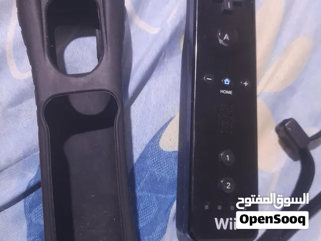 جهاز تحكم نينتندو (Nintendo Wii Remote / Wiimote).
