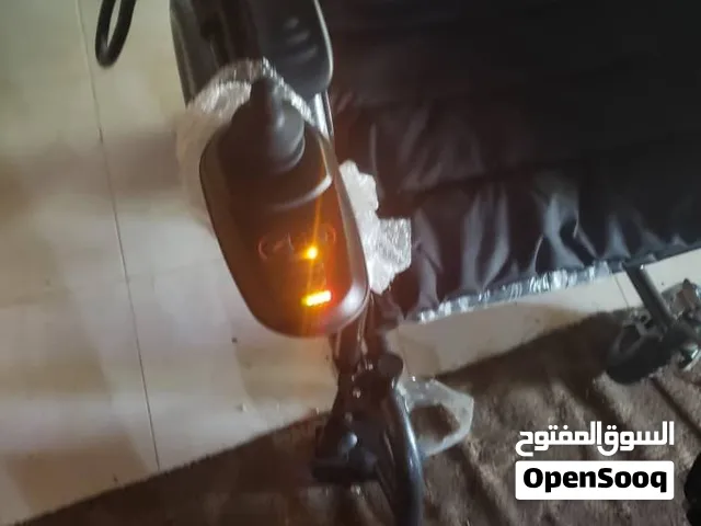 عربية معاقيين كهربائيه عادي جديد ولا استخدمت تم شراها ب 620 الف وعتبيع ب 400  الف موجوده بصنعا للحجز