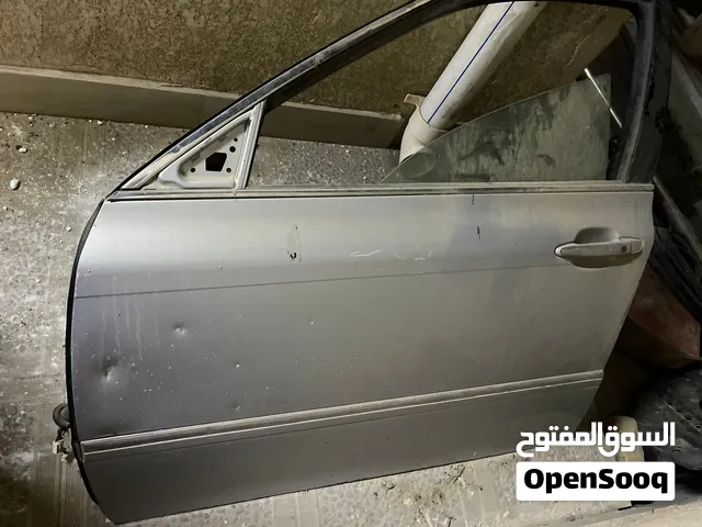 سلام عليكم باب شاهينه لون سلفري باب نضافته75 بل ميه السعر100 وبي مجال