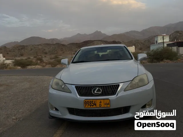 لكسز Is 300 (موديل 2010 خليجي فل أوبشن)