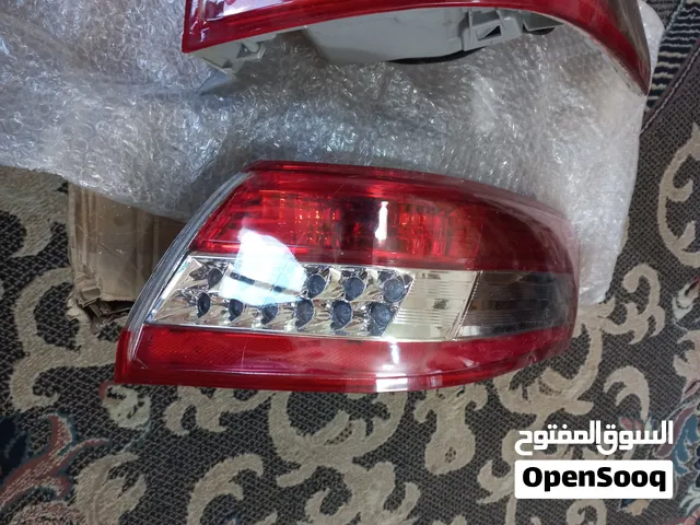 للبيع صطابات خلفي عدد 2 نفس الجهة اثنينهم كامري 2010/2011