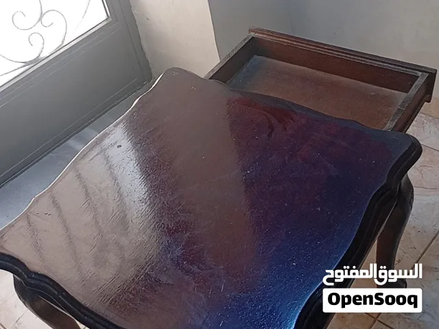 طاوله مستعمله للبيع