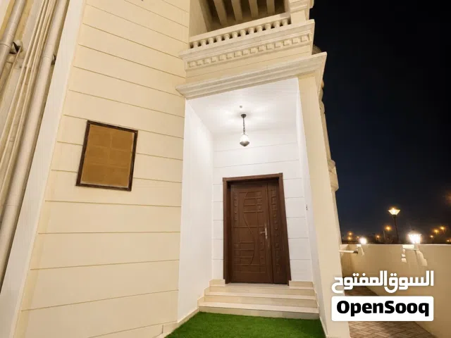 فله طابق أرضي نظيفه ومرتبه ..  متوفر فله 4 غرف   ومتوفر فله 6 غرف متوفر فله 3 غرف  للتواصل واتساب ..