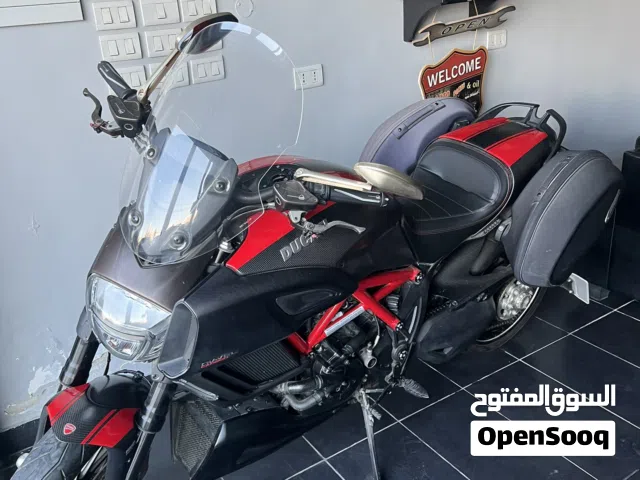2015 Ducati diavel 6000 km