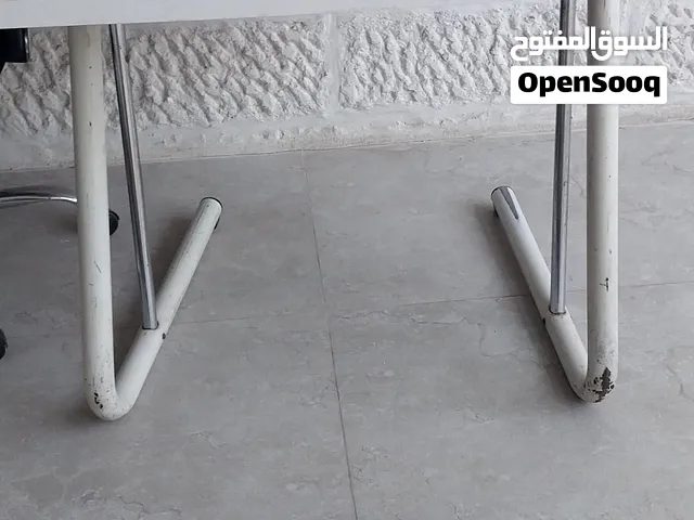 طاوله هندسه مستعمله ايطالي