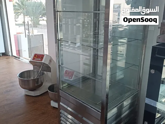 براد عرض الكيك و الحلويات عمودي