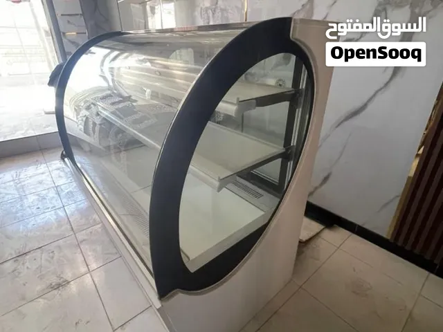 ثلاجة عرض كيك وحلويات