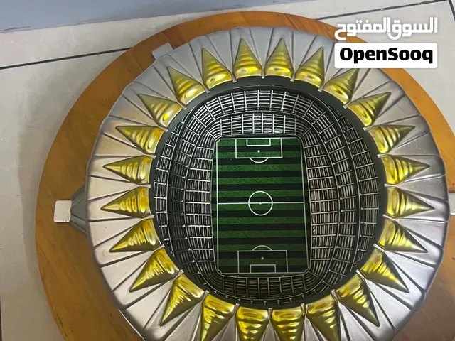 مجسم ملعب كرة قدم ثقيل نظيف