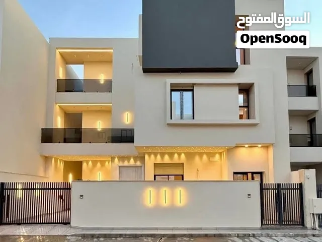 عمارة سكنية 3 طوابق للبيع السراج طريق المواشي بعد صالة الرويال.