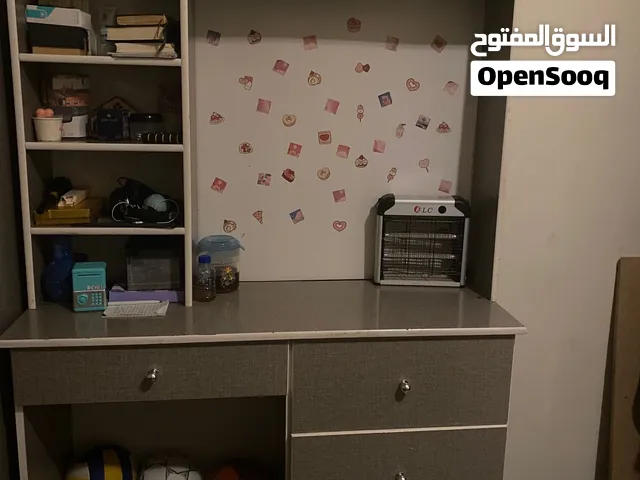 مكتب او تسريحه تخزين