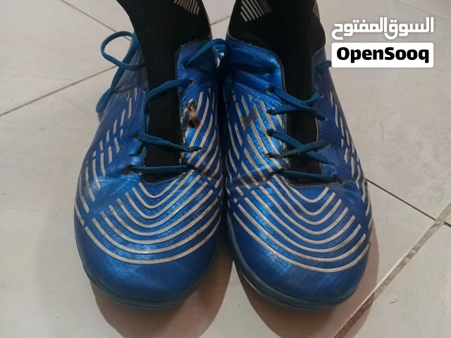 Chaussure de foot Adidas Predator  salle Pointure 40