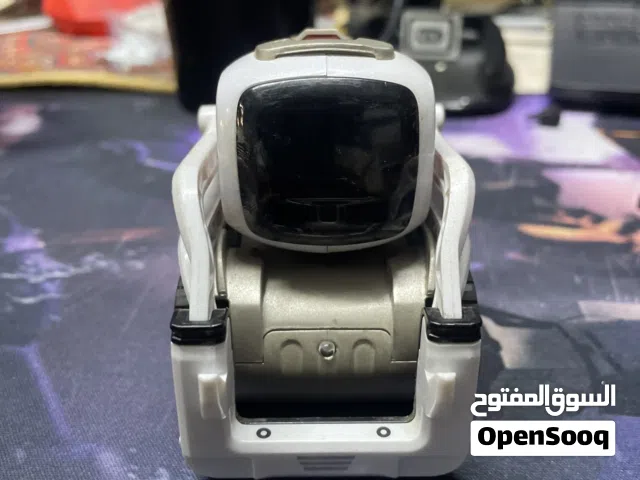 روبوت Cozmo للبيع بطاريتها خربانة