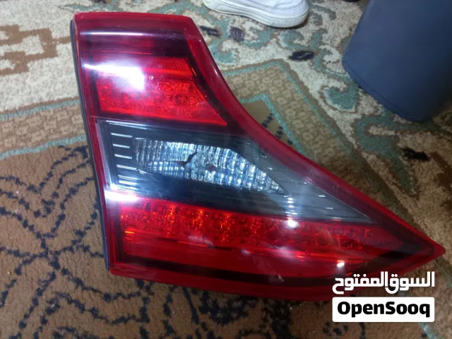 ضو ايونك خلفي جهه الشمال اللي بيركب على الغطاء الخلفي اصلي بحاله الوكاله