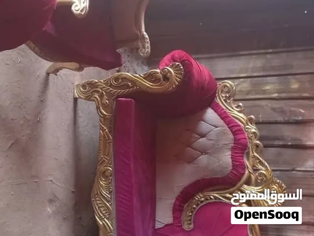 للايجار شقة مفروشة  الطابق الاول غرفتين حمامين مطبخ  غرفة النوم تكييف نسمه غرفة ثانيه نسمه الهول نسم