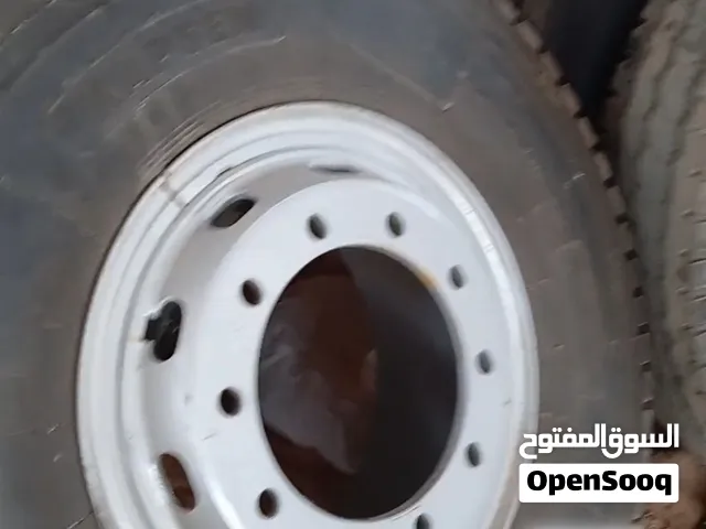 اطارت شاحنة العدد11 12,20مع الرفارف والجنبات