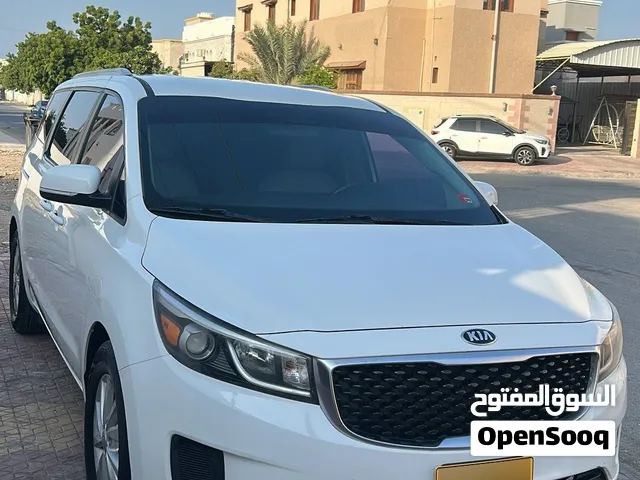 Used Kia Carnival in Muscat