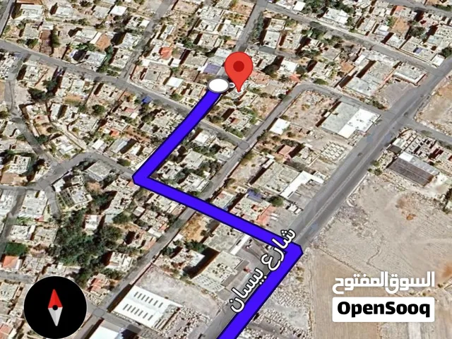 شقة مميزه مساحة واسعه ثلاث غرف حمامين صاله مطبخ وبناء جديد