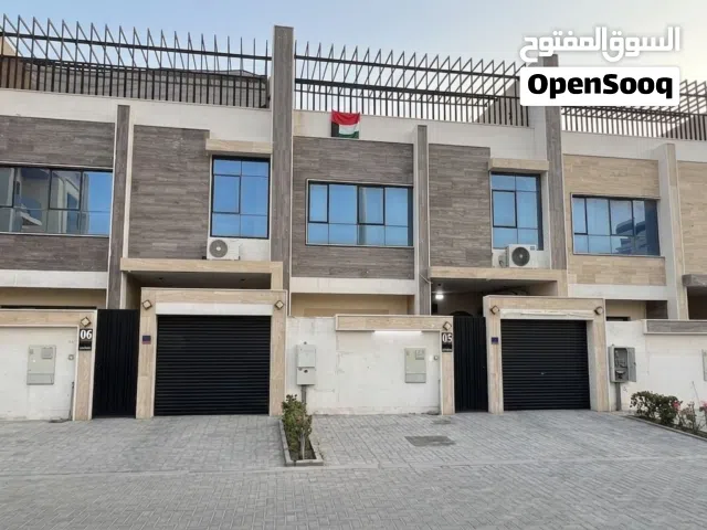 فيلا مودرن بمنطقة راقيه جدا السعر قابل للتفاوض فيلا تشطيباتها رائعه جدا ثاني ساكن مع الأثاث أو بدون