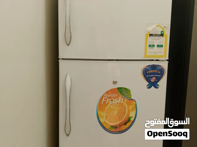 ثلاجه يوجين كبيره حجم 12,7 قدم