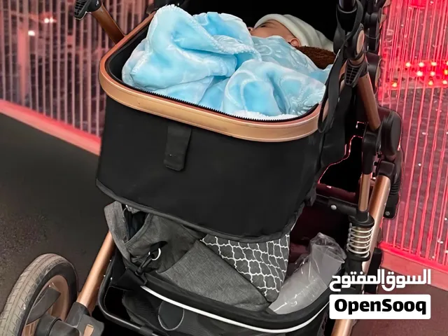 عرباية أطفال Belecoo فخمة ومريحة بحالة ممتازة للبيع
