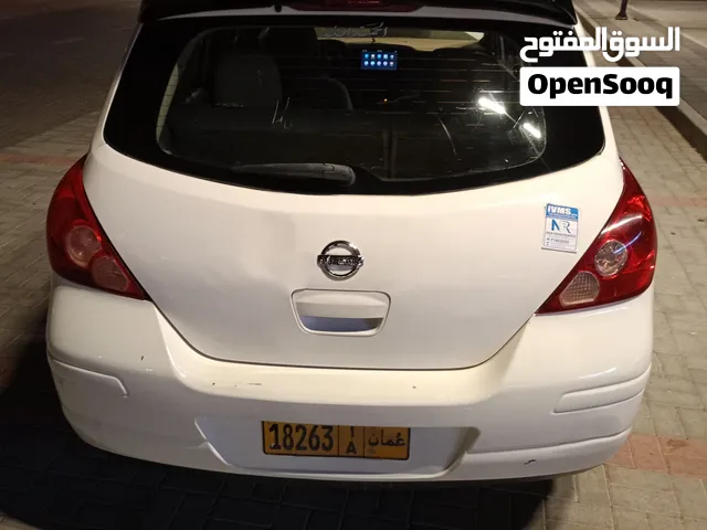 2012 Nissan Versa SV Hatchback