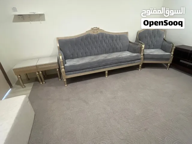 عدد 3 كراس 2 لشخص واحد وكرسي ل4 اشخاص