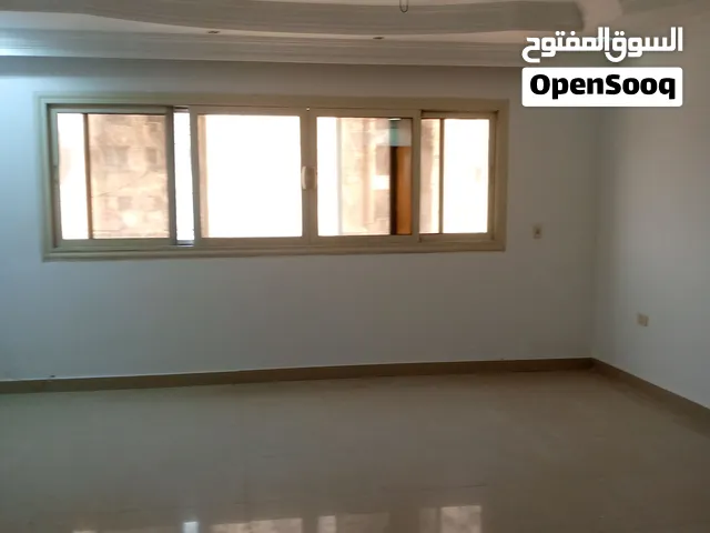 شقه للايجار بشارع أحمد الزمر بجوار رنين وفودافون المنطقه العاشره