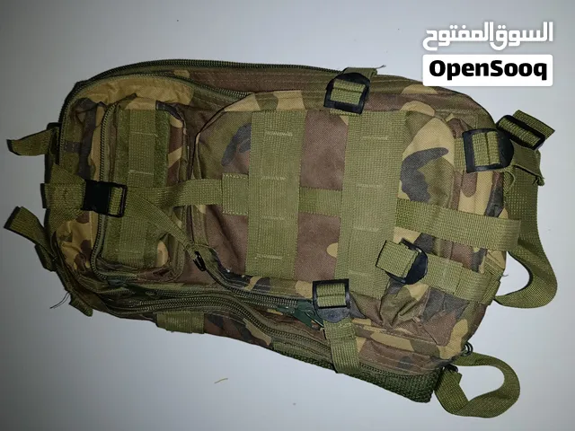 حقائب اللون عسكري