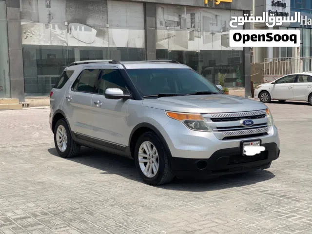 Ford Explorer / 2013 (Silver)