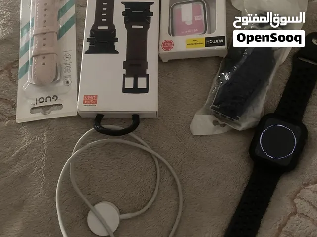 أبل ووتش سيريس 5 (Apple Watch Series 5) مع شاحنها الأصلي وملحقات متعددة