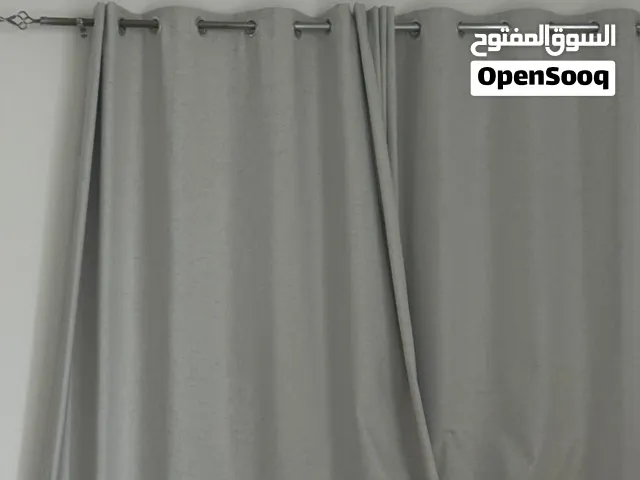 ستاره عازل للضوء بحاله ممتازة لونها درجة الرصاصى الفاتح