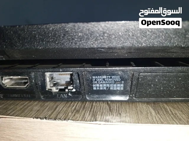 بلاي ستيشن 4 غير مفتوح مع يدتين اصليات و GTA5 مع جميع الوصلات بحاله الجديد