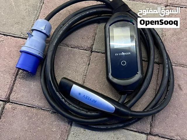 شاحن مركبات التسلا