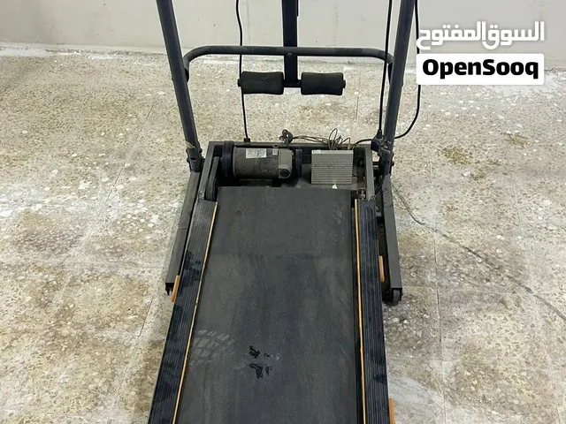 سير رياضي بحالة جيدة
