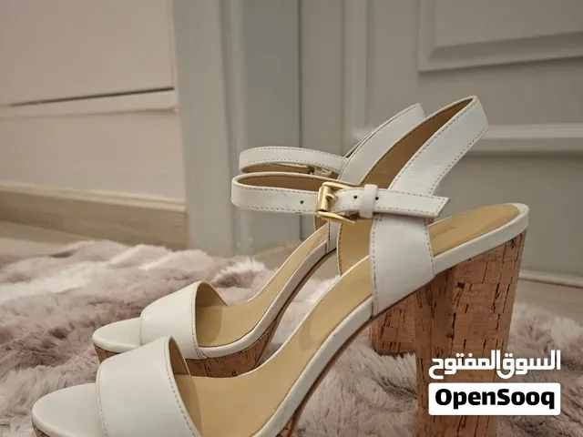صندل مايكل كورس