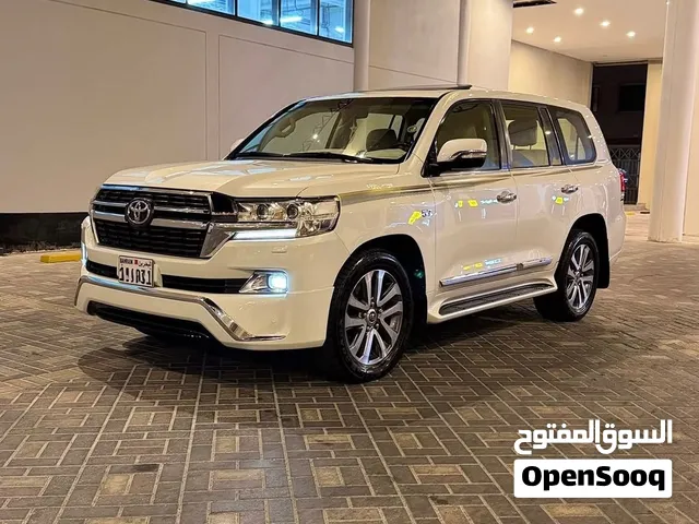 للبيع لاندكروزر 5.7 vxr موديل 2016 ممشى167 والتسجيل التامين 11/2026للا